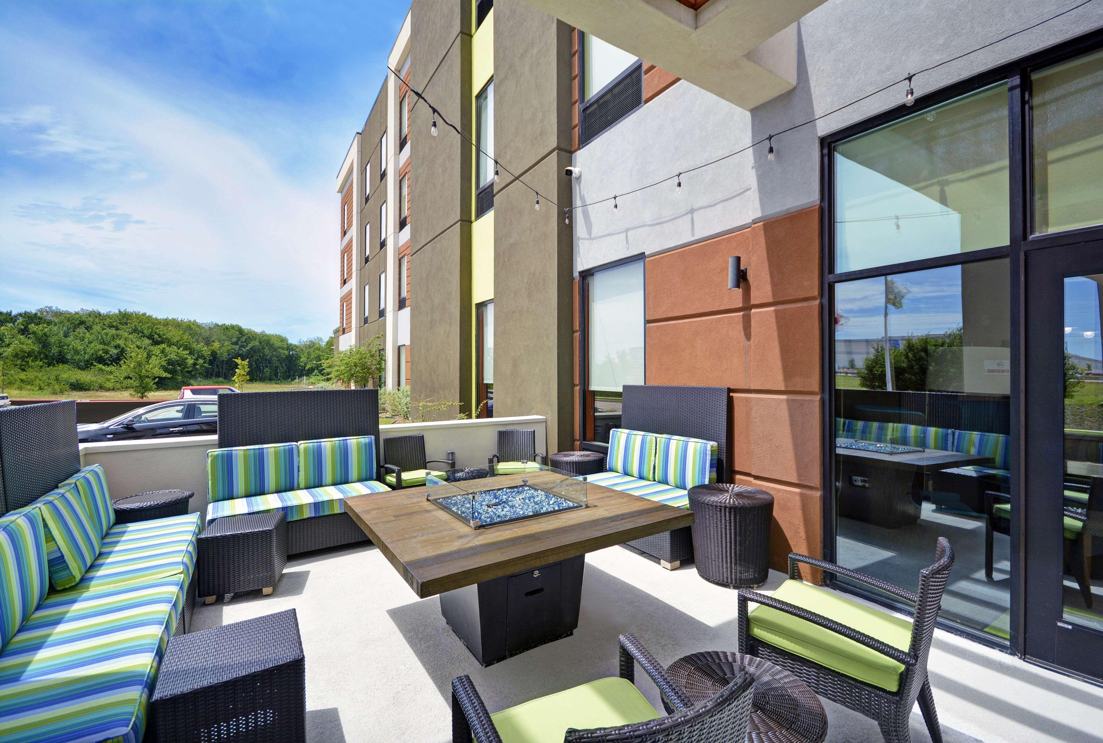 Home2 Suites By Hilton Dallas Десото Экстерьер фото